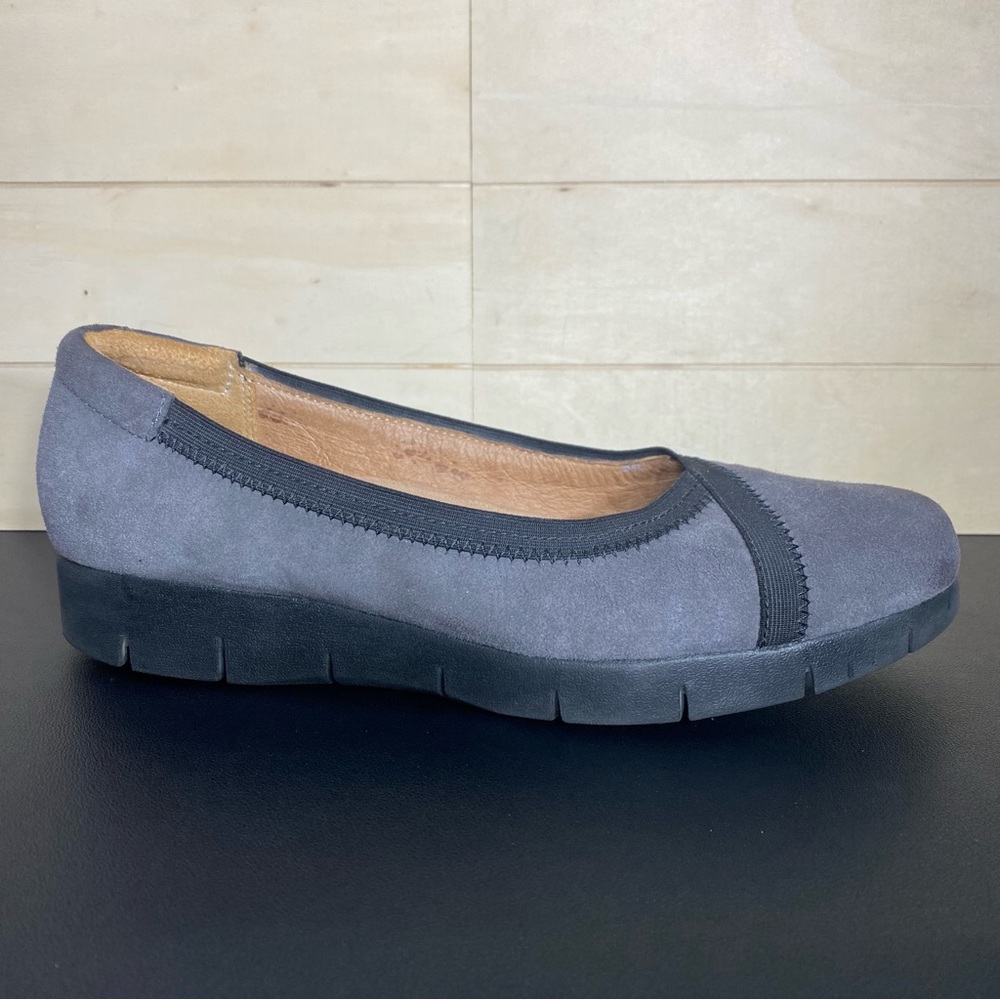 Clarks Daelyn Hill Slip-Ons Grey Black Women's Size 9 Shoes M Microfiber Wedge